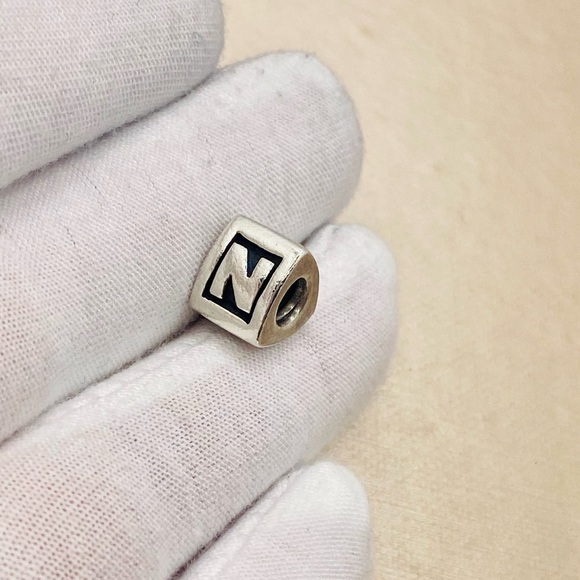EUC Pandora 790323N Sterling Silver Alphabet Bead - Letter N - Picture 3 of 6